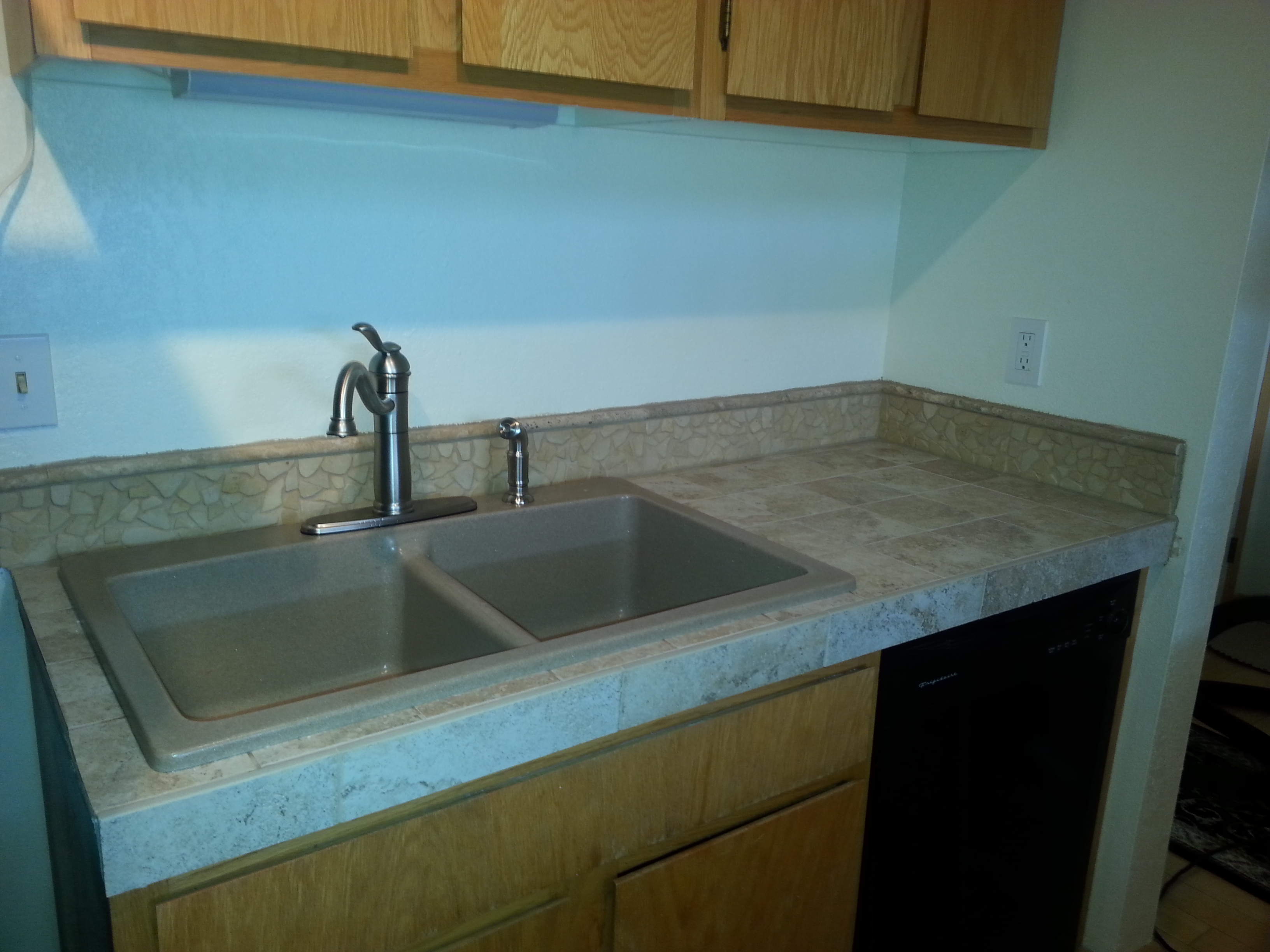 Tile Counter and Backsplash